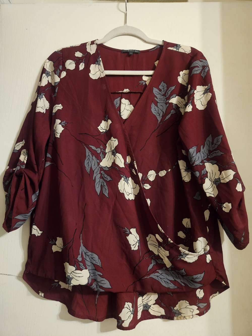 West Kei Burgundy Floral Surplice High Low Blouse Size Large